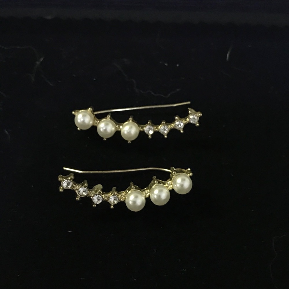 Gold color and Pearl earrings